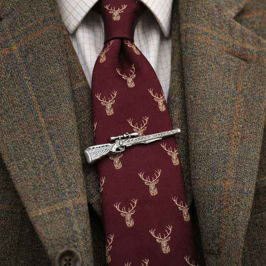 Huntsman Rifle Tie Tac English Pewter